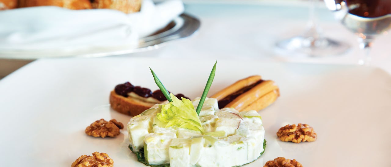 Restaurant Tuscan Steak celebrates the passion of Italian cooking, served on specially designed Versace porcelain